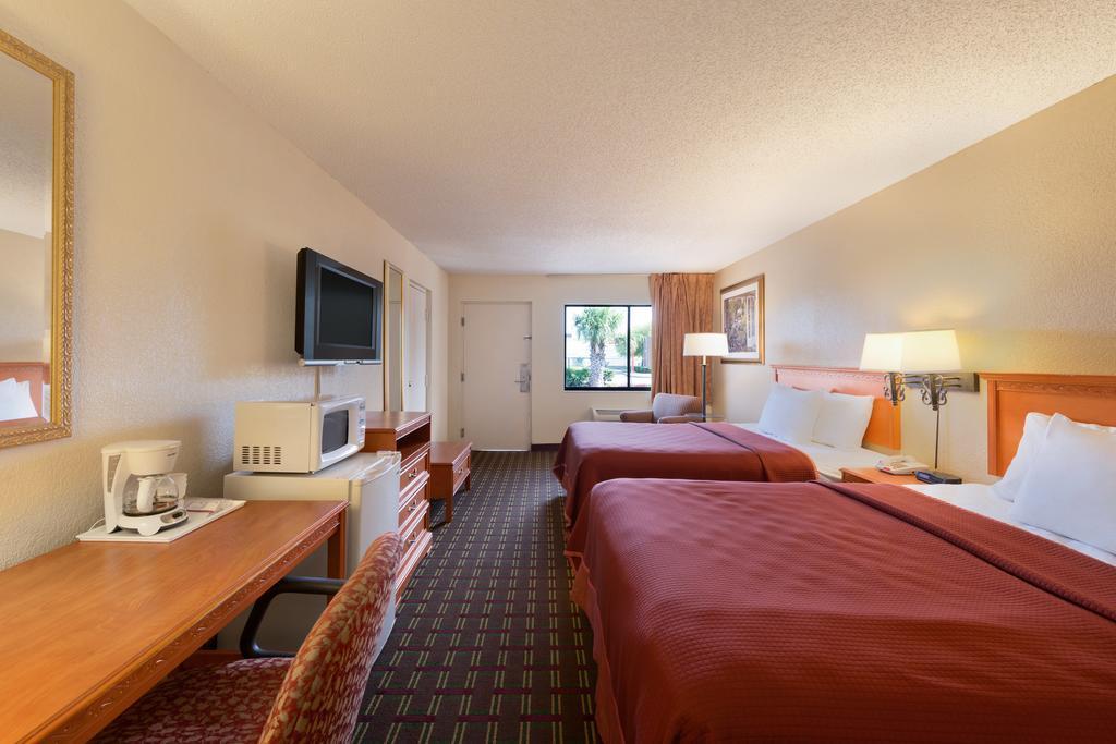 Rodeway Inn Port Richey North Exterior photo